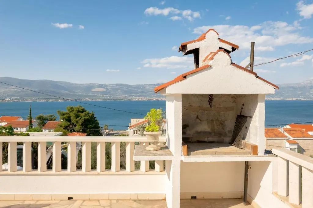 Lägenhet Ferienwohnung In Arbanija Mit Meerblick, Balkon, Klimaanlage, W-Lan 5137-1 Trogir